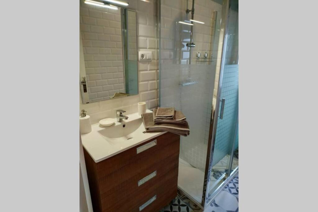 El Apartamento De Marta A Coruna Bagian luar foto